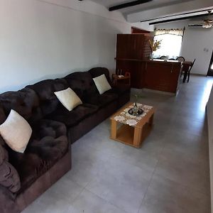 Casa Las Cinco Rosas